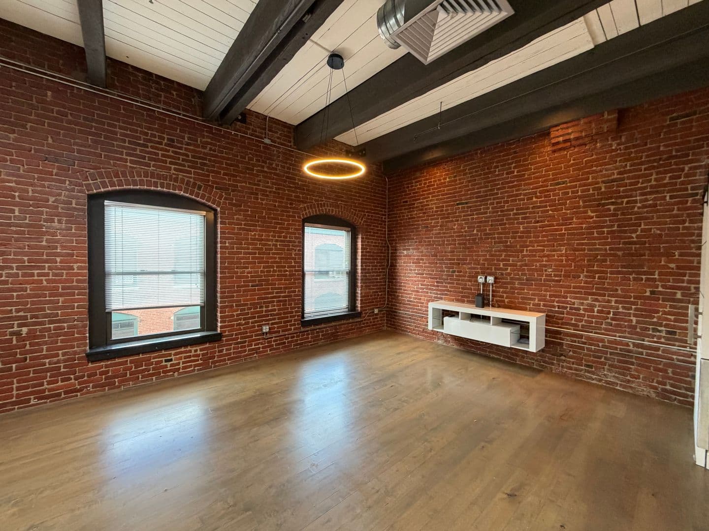 Boston Condo: 21 Wormwood St Unit 621