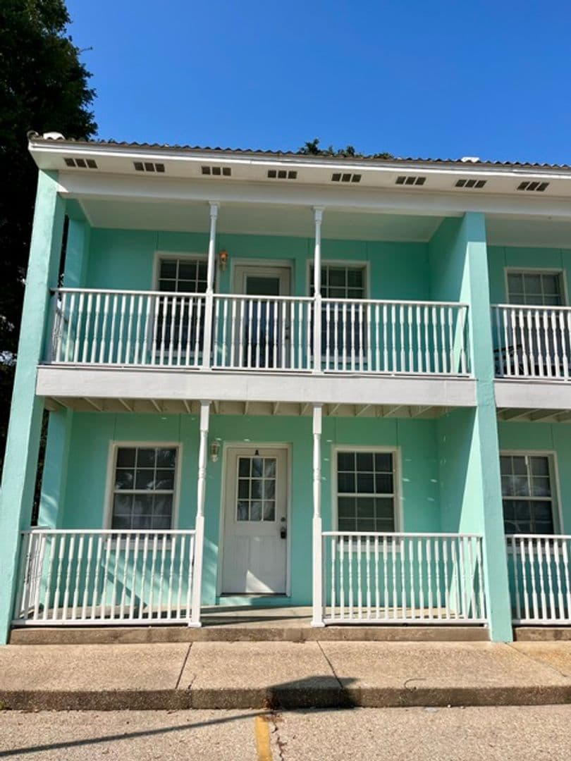 Biloxi House: 1496 Beach Blvd