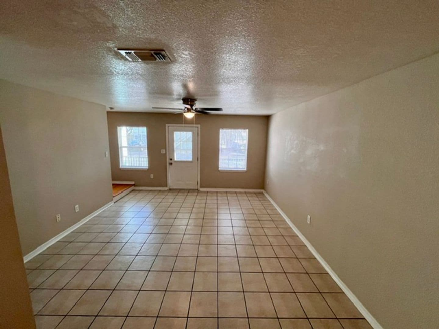 Biloxi House: 1496 Beach Blvd