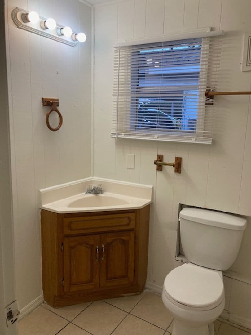 Biloxi House: 516 Austin Street