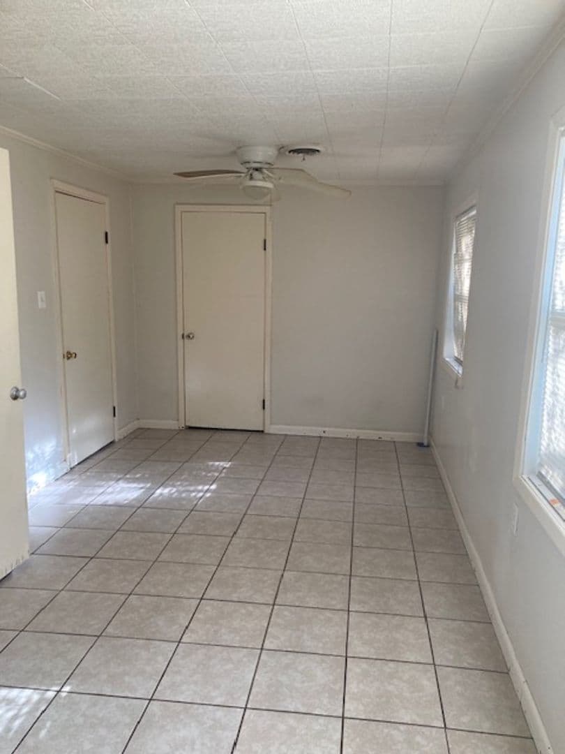Long Beach House: 333 Park Row Ave