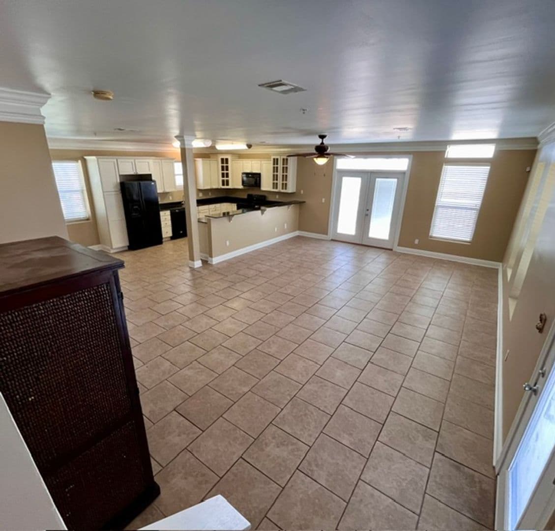 Biloxi House: 1496 Beach Blvd