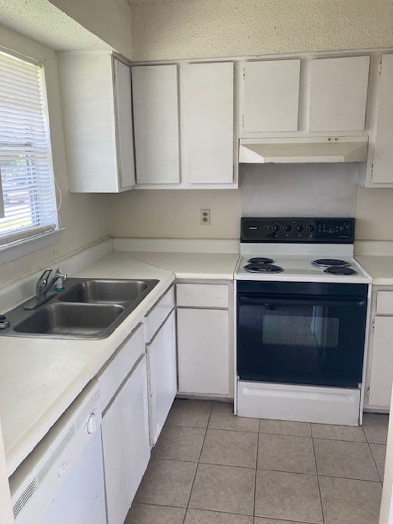 Gulfport Apartment: 1630 Broad Avenue