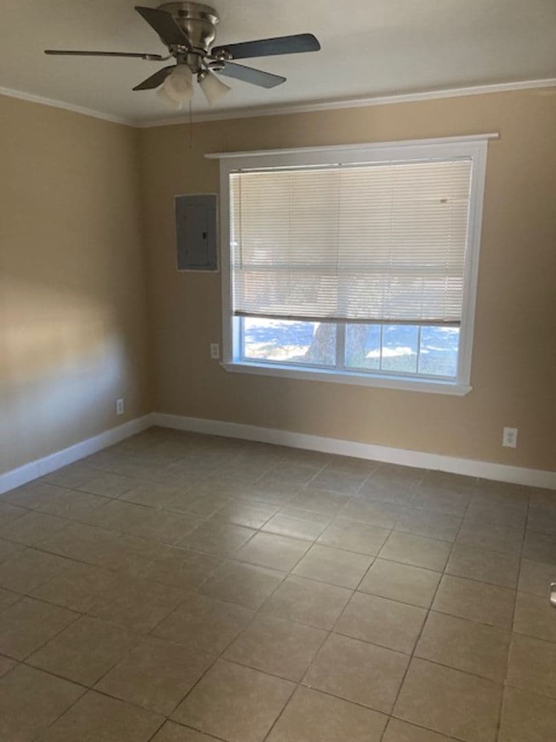 Biloxi House: 335 Rodenberg Ave