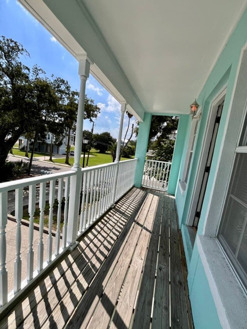 Biloxi House: 1496 Beach Blvd