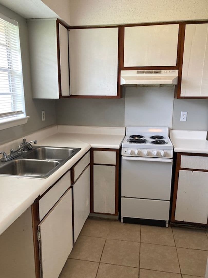 Gulfport Apartment: 1630 Broad Avenue
