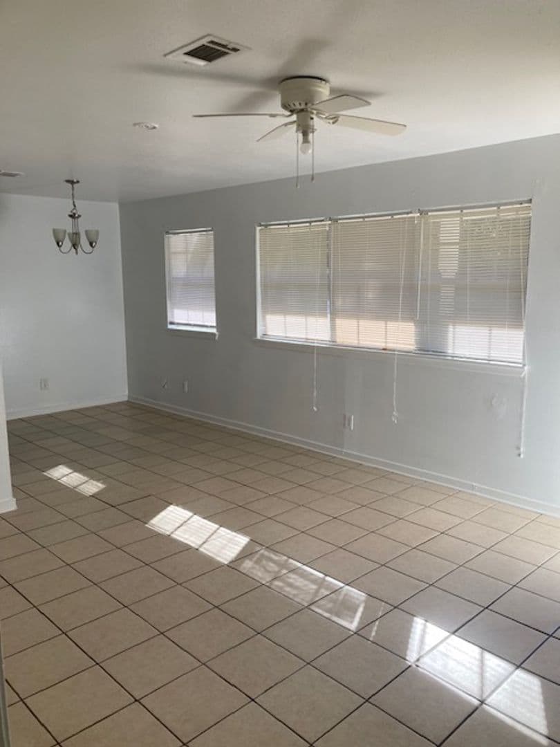Ocean Springs House: 6564 Columbus Circle