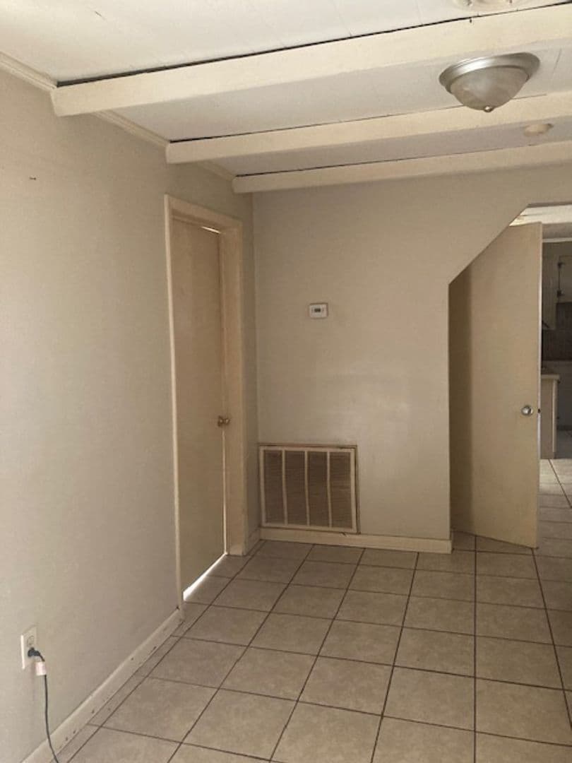 Long Beach House: 333 Park Row Ave