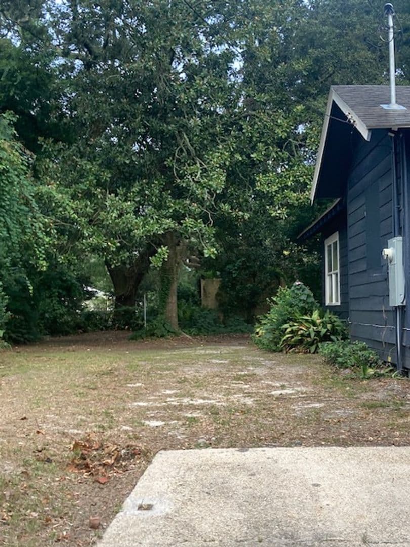 Gulfport House: 1711 Wisteria Street