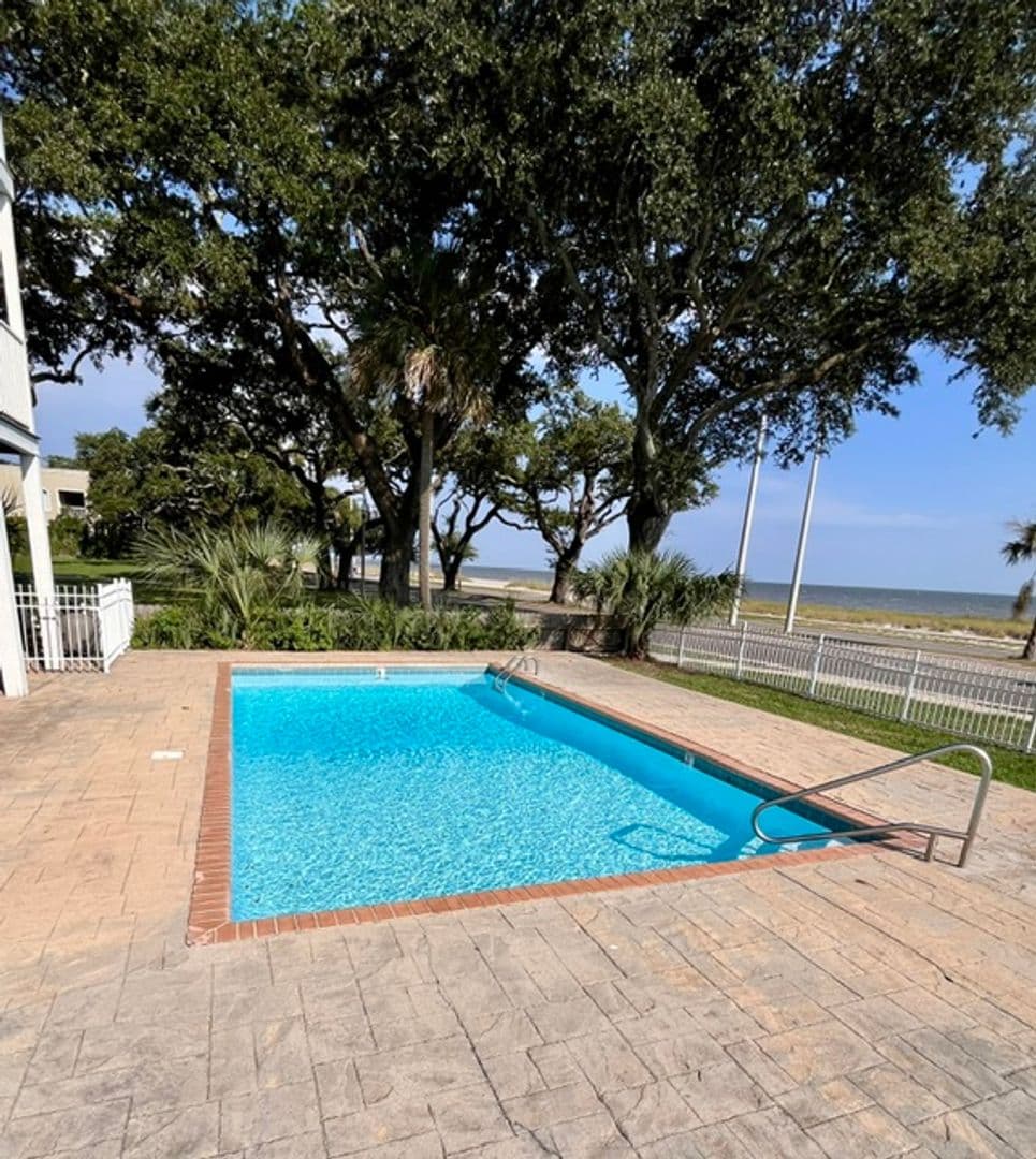 Biloxi House: 1496 Beach Blvd