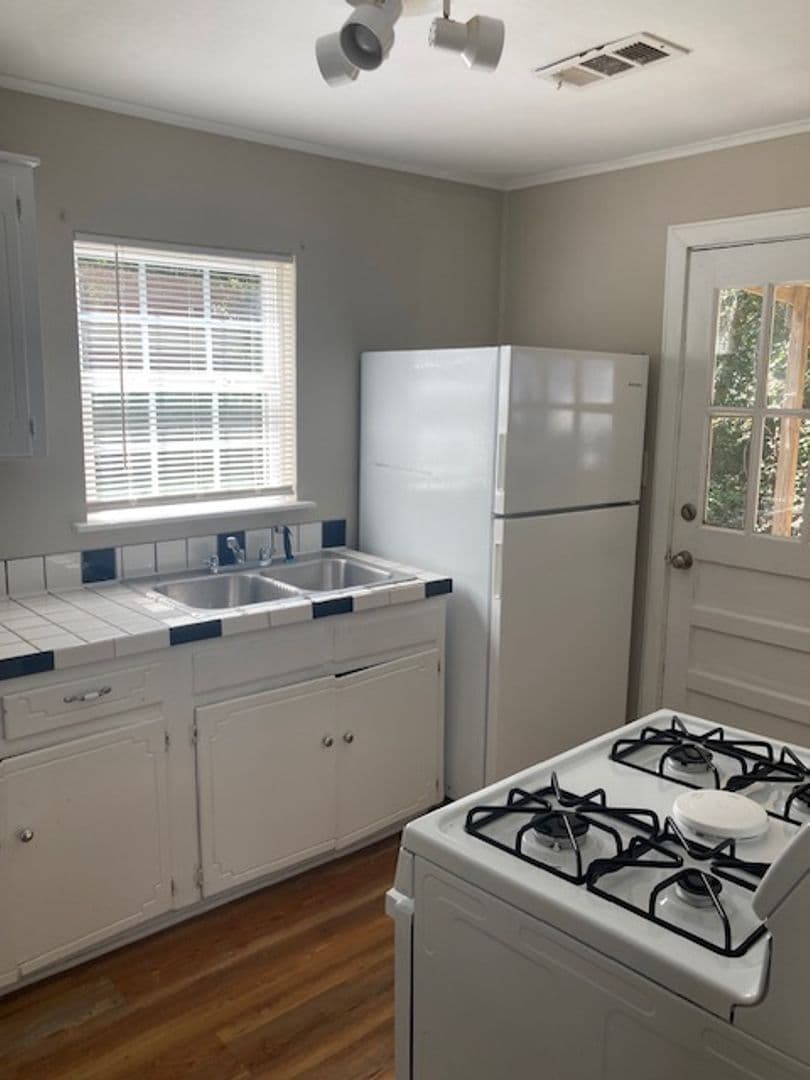 Biloxi House: 340 Stone Circle