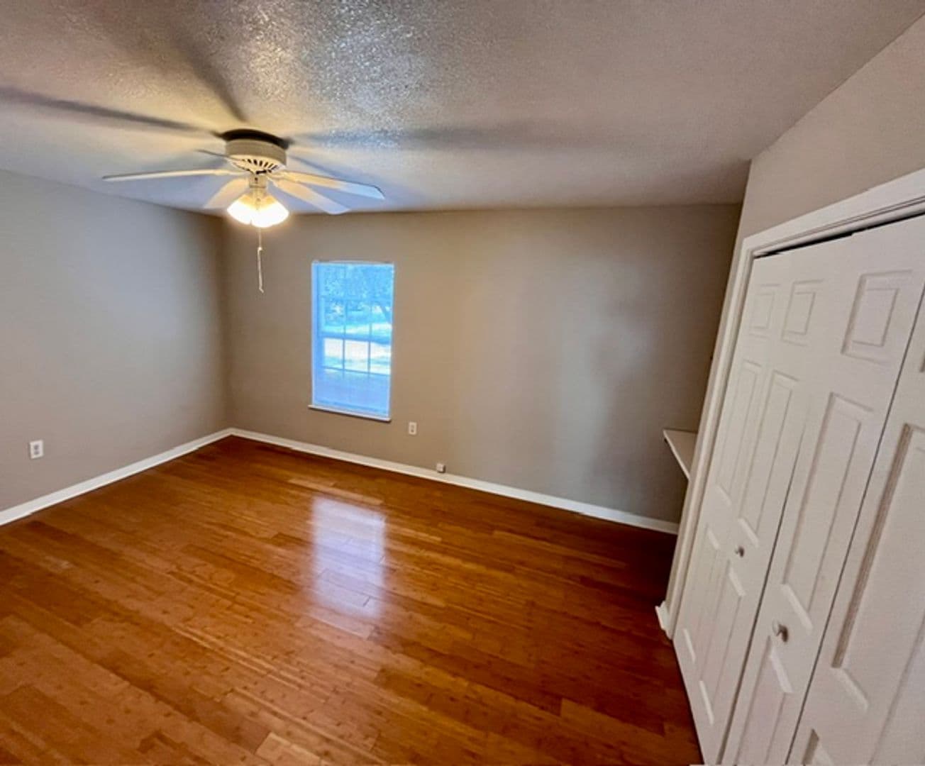 Biloxi House: 1496 Beach Blvd