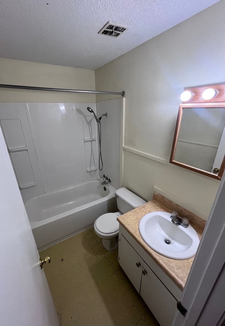 Gautier House: 2437 Linwood Drive