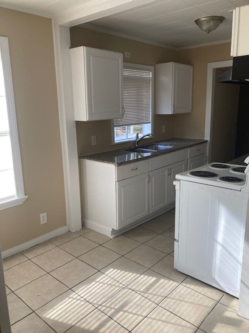 Biloxi House: 335 Rodenberg Ave