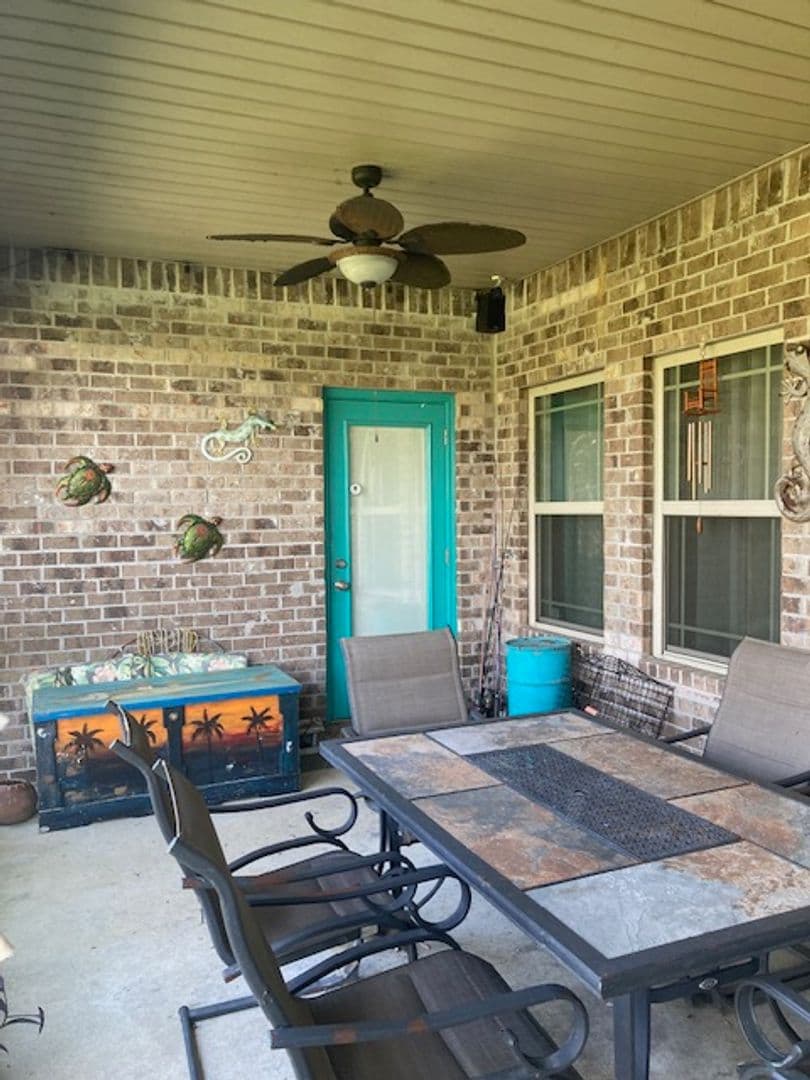 Gulfport House: 10514 Chapelwood Drive