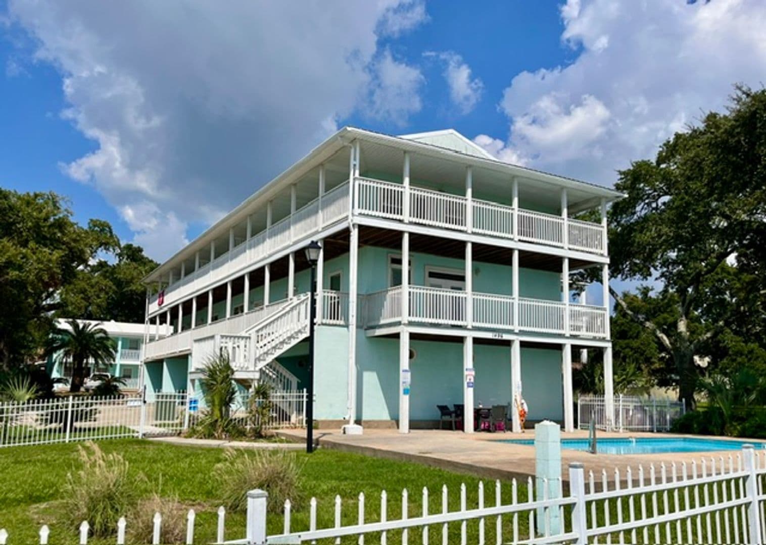 Biloxi House: 1496 Beach Blvd