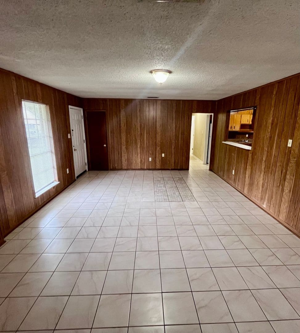 Gautier House: 2437 Linwood Drive