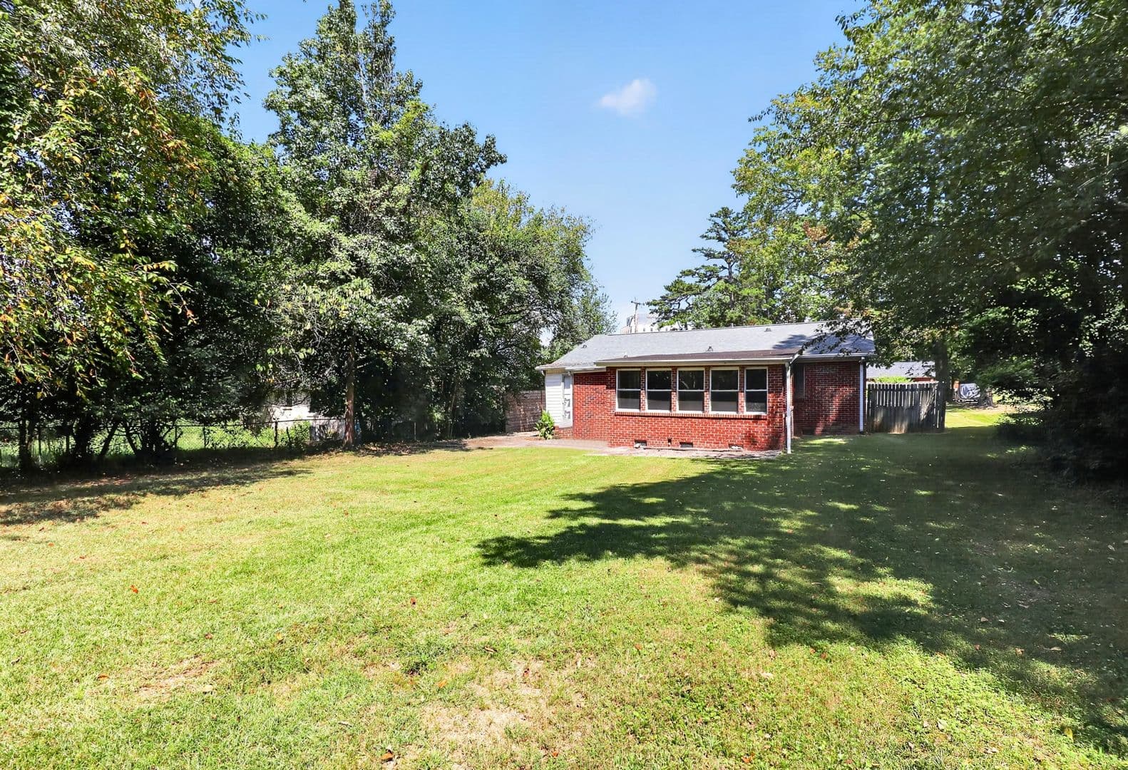 Charlotte House: 4914 Unaka Avenue