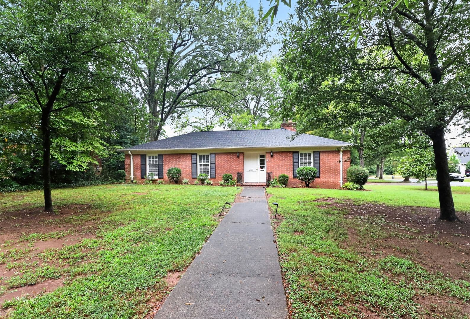 Charlotte House: 2600 Selwyn Avenue