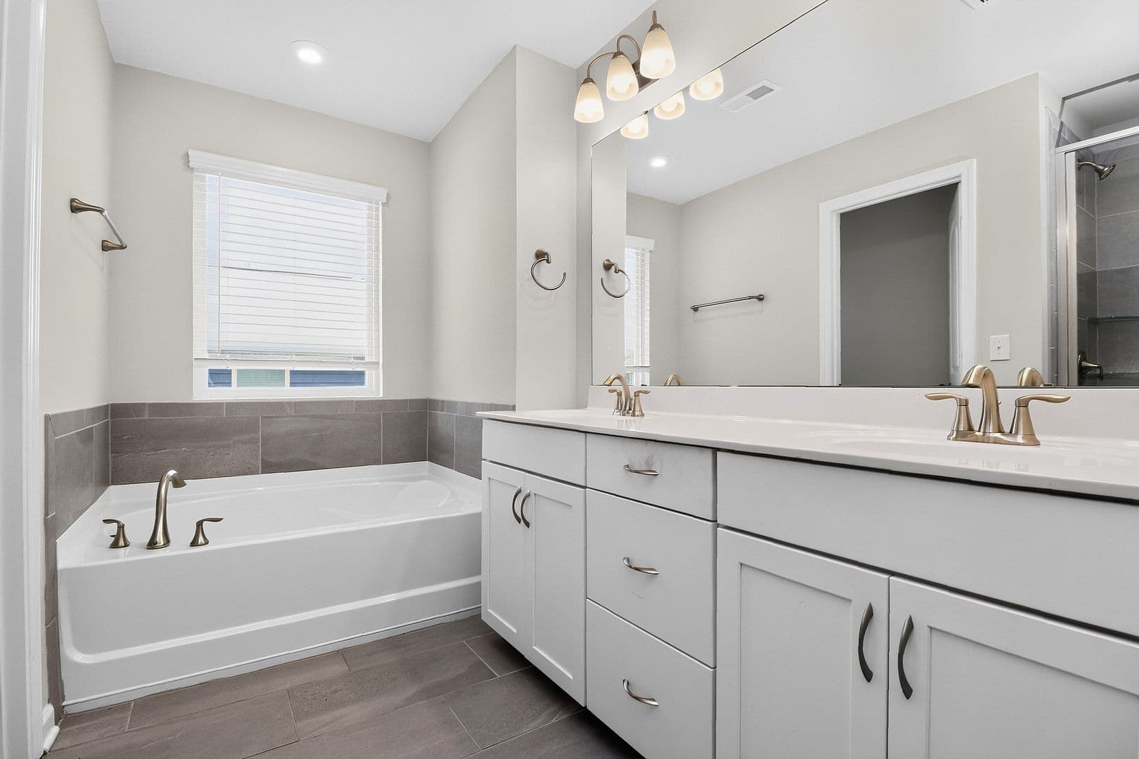 Huntersville House: 17401 Carolina Hickory Drive