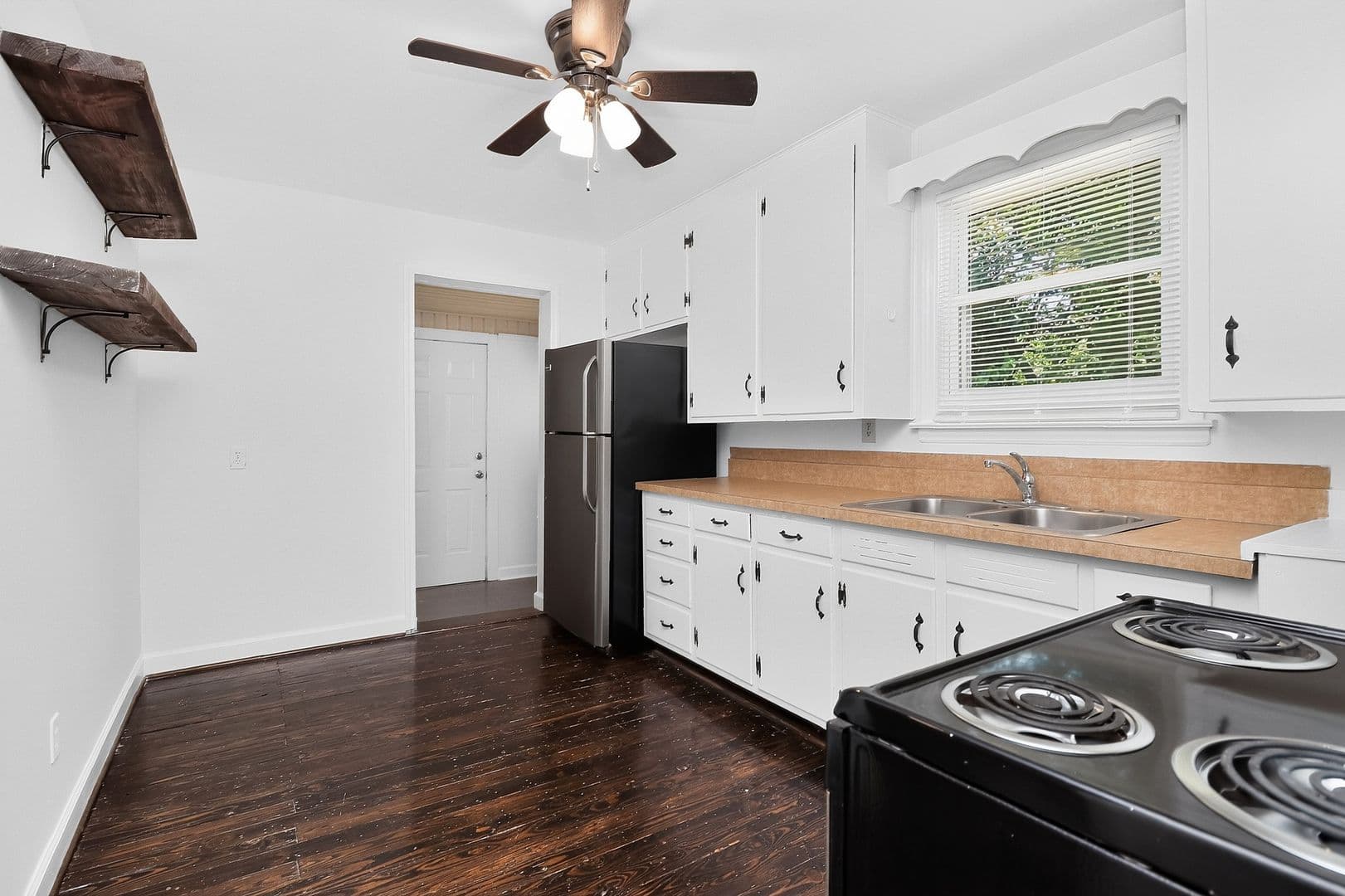 Charlotte House: 4914 Unaka Avenue