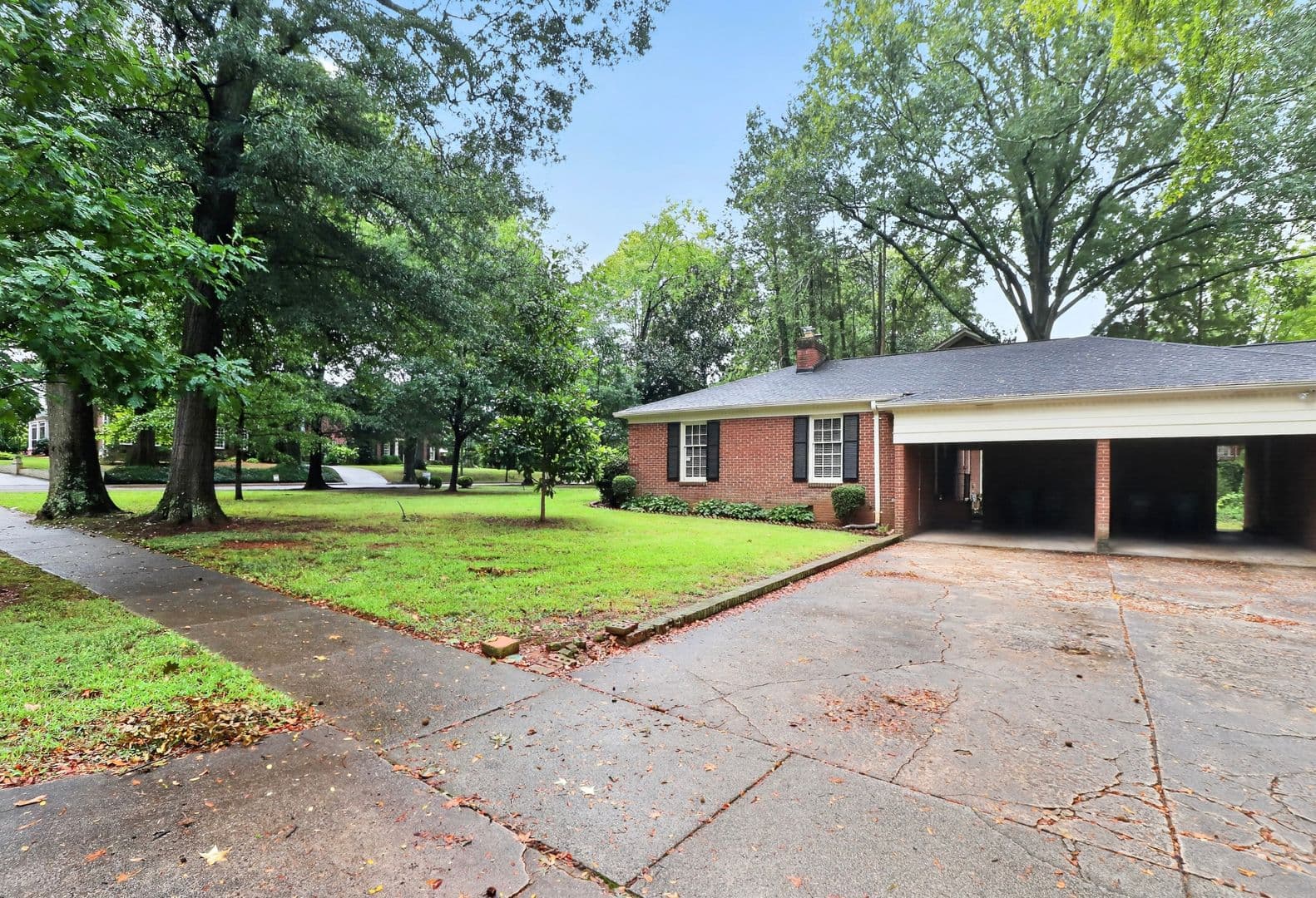 Charlotte House: 2600 Selwyn Avenue