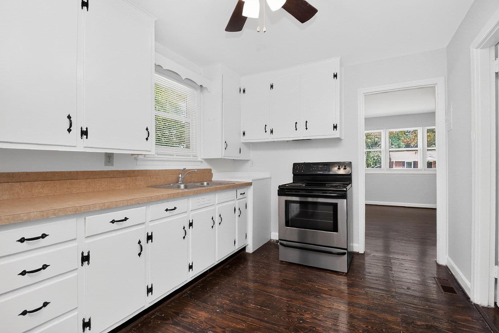Charlotte House: 4914 Unaka Avenue