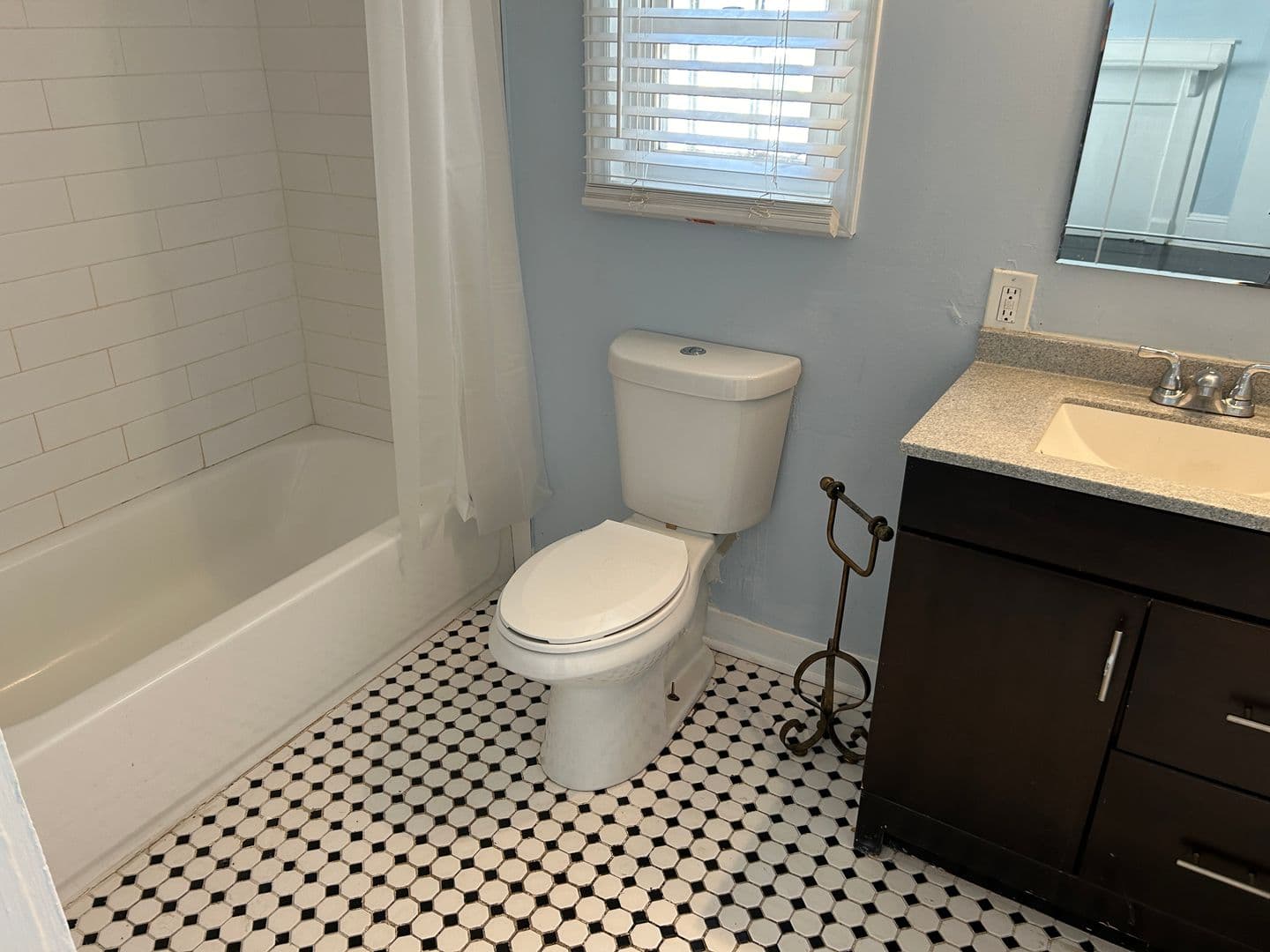 Charlotte House: 823 Parkwood Avenue