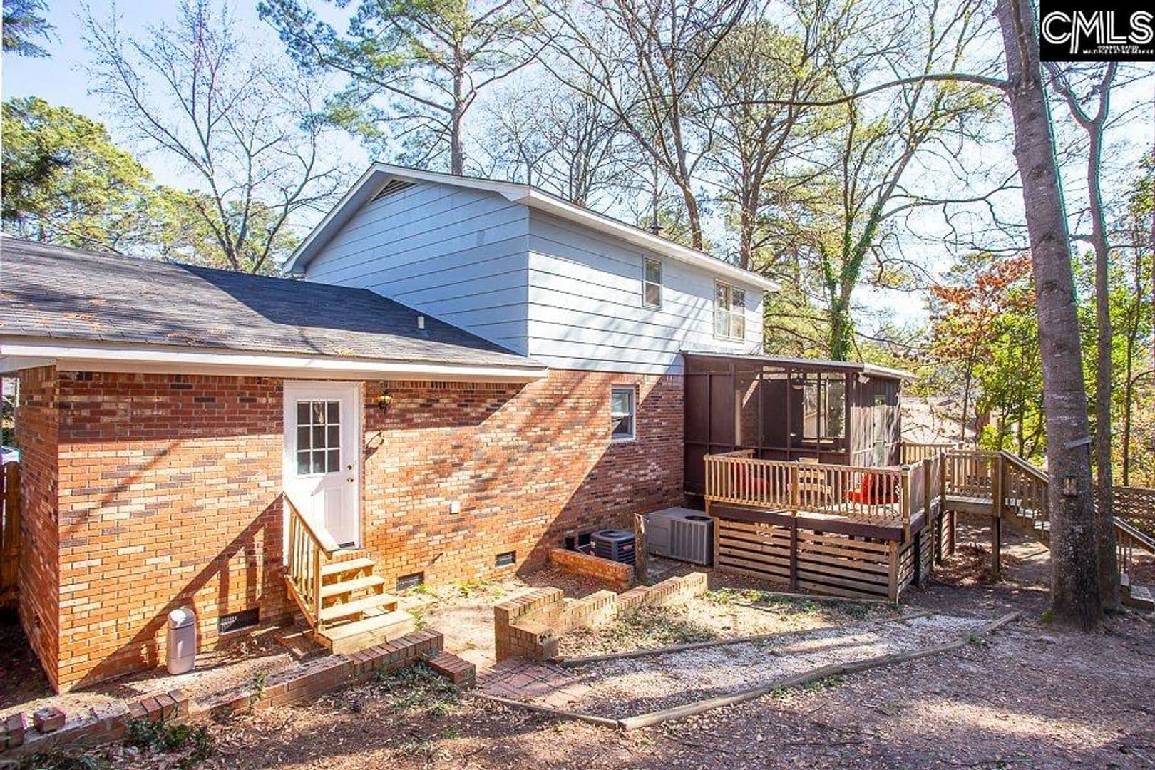 Columbia House: 132 Garden Springs Road