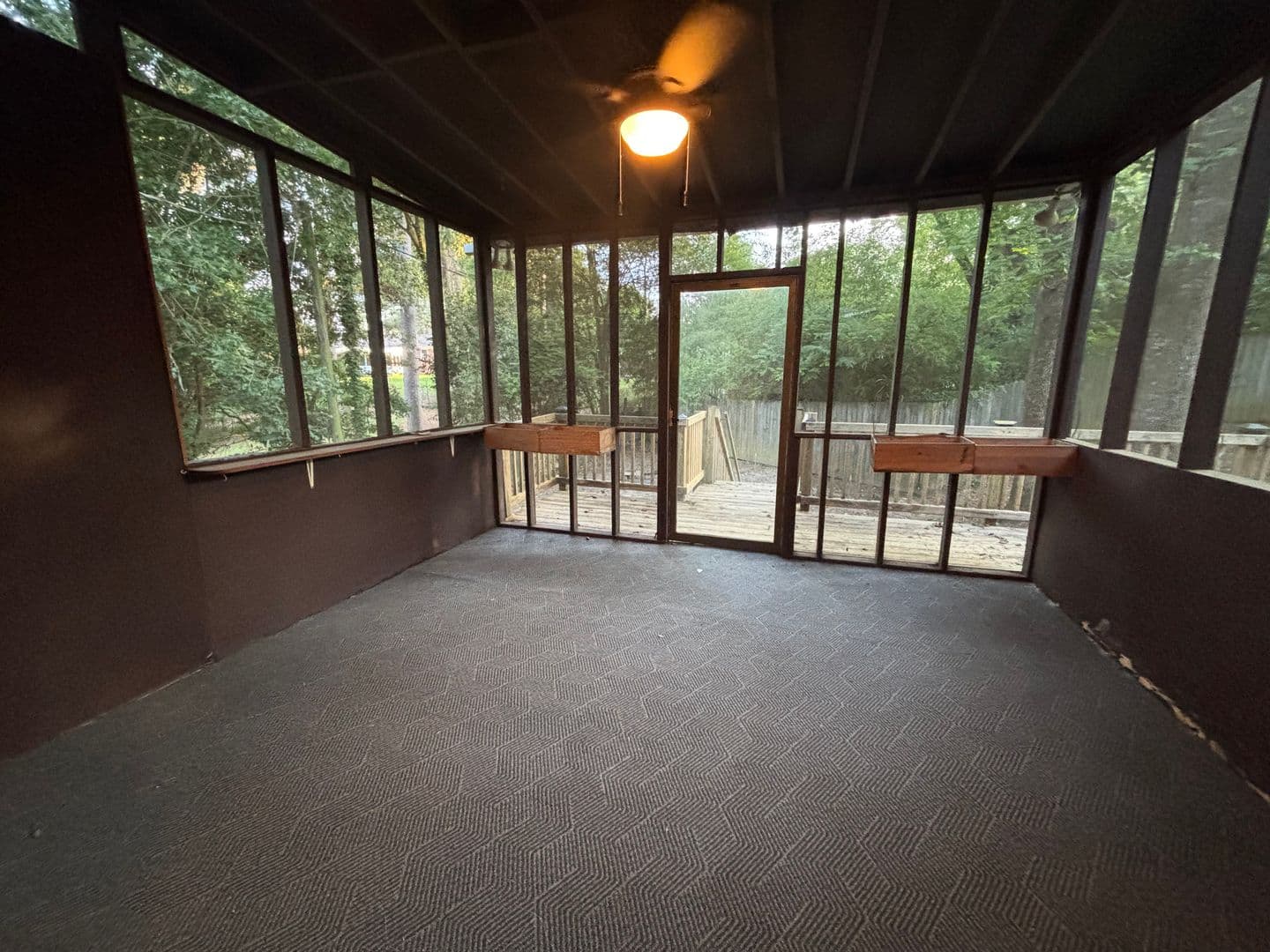 Columbia House: 132 Garden Springs Road