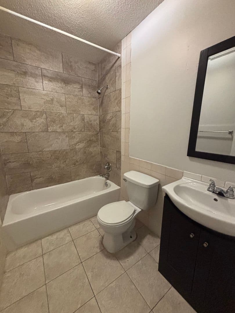 Columbia House: 132 Garden Springs Road