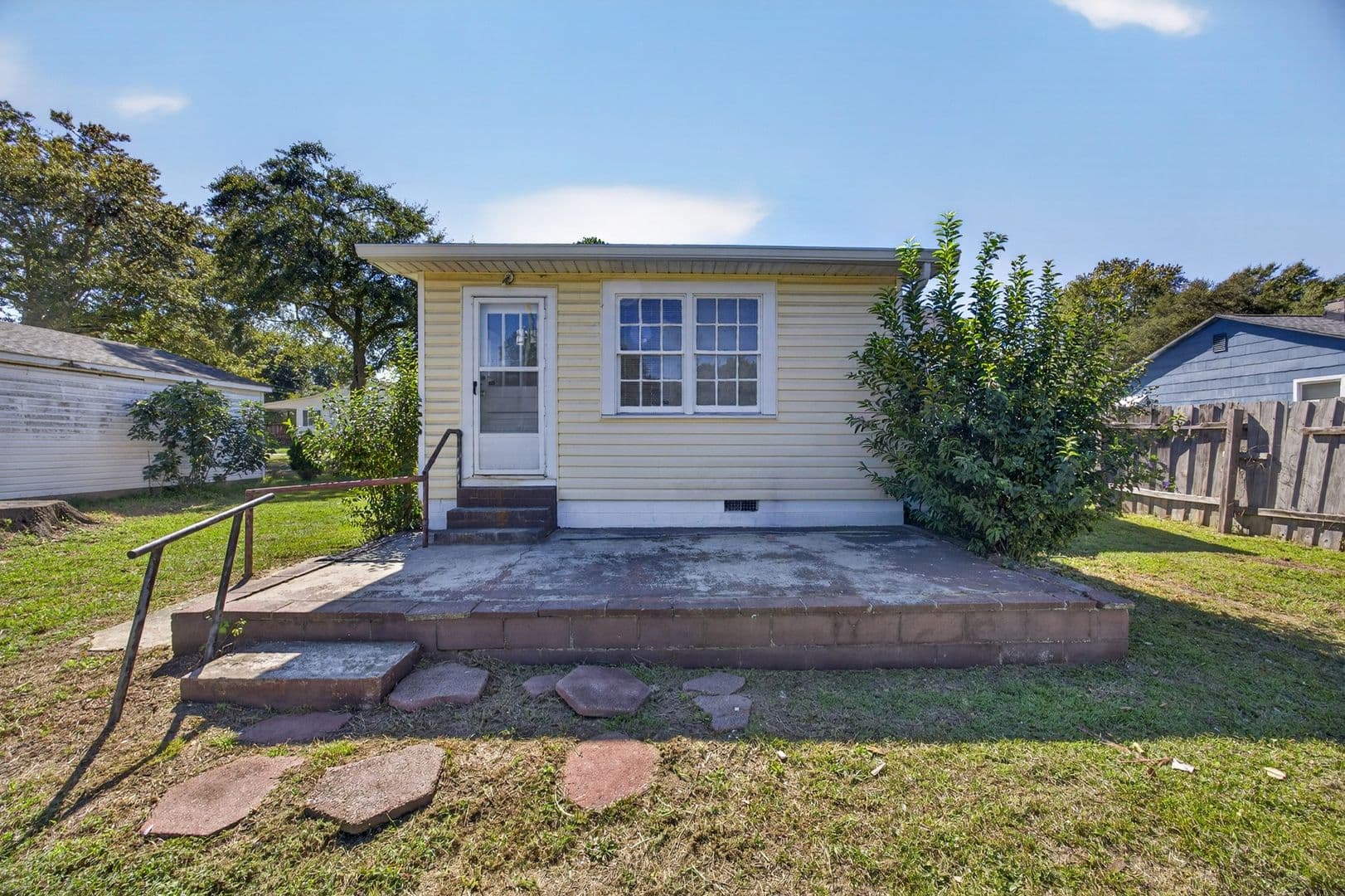 West Columbia House: 410 Graham Street