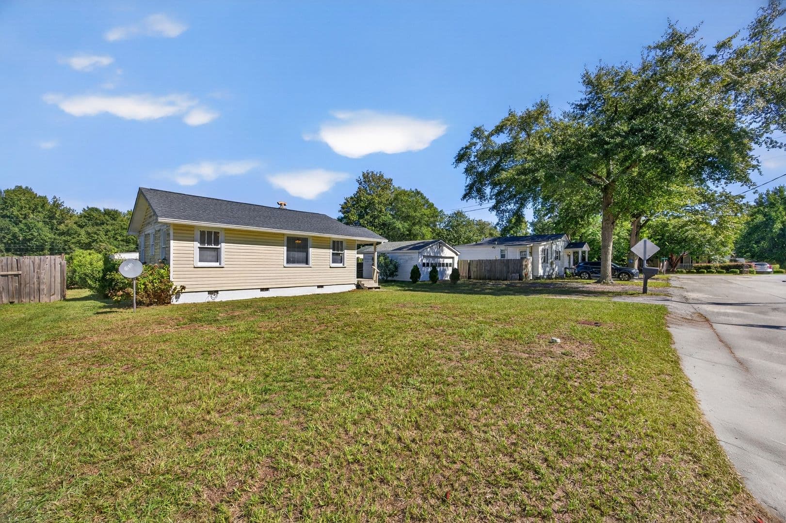 West Columbia House: 410 Graham Street