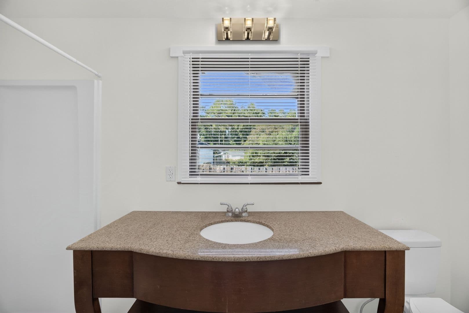 West Columbia House: 410 Graham Street