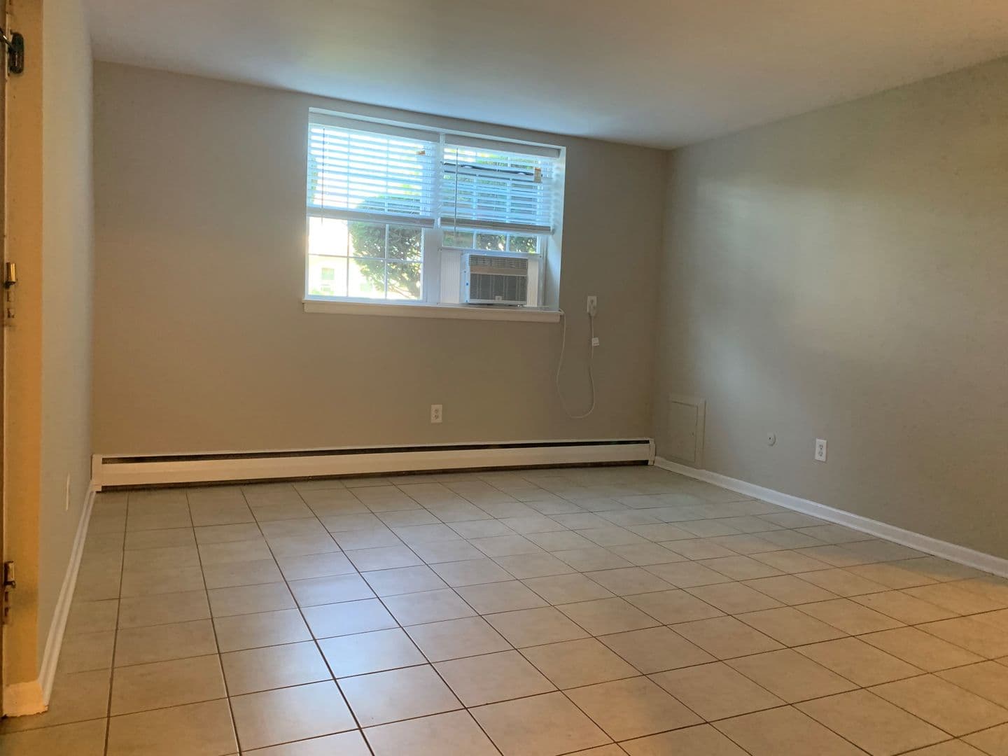 Edison Apartment: 303 Plainfield Ave