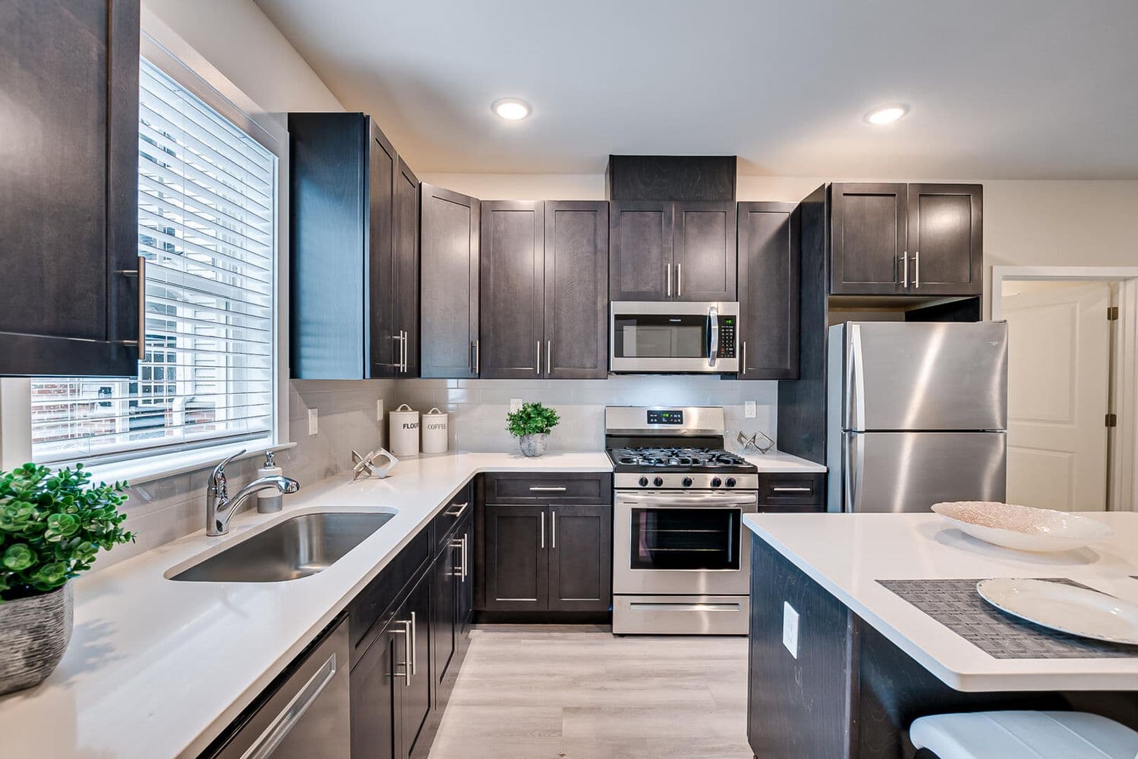 Edison Apartment: 463 Old Post Road