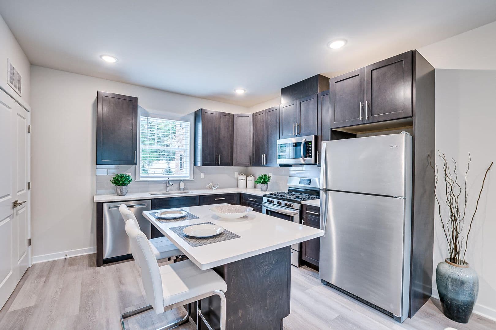 Edison Apartment: 463 Old Post Road