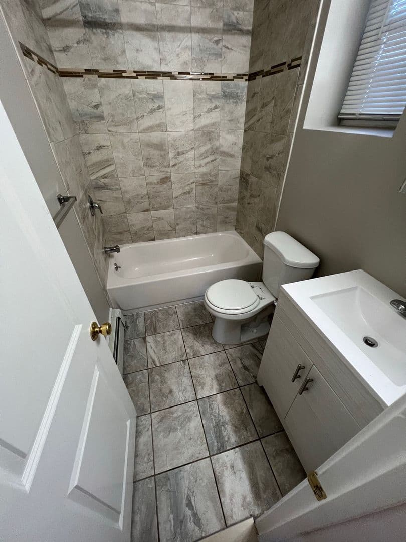 Edison Apartment: 303 Plainfield Ave