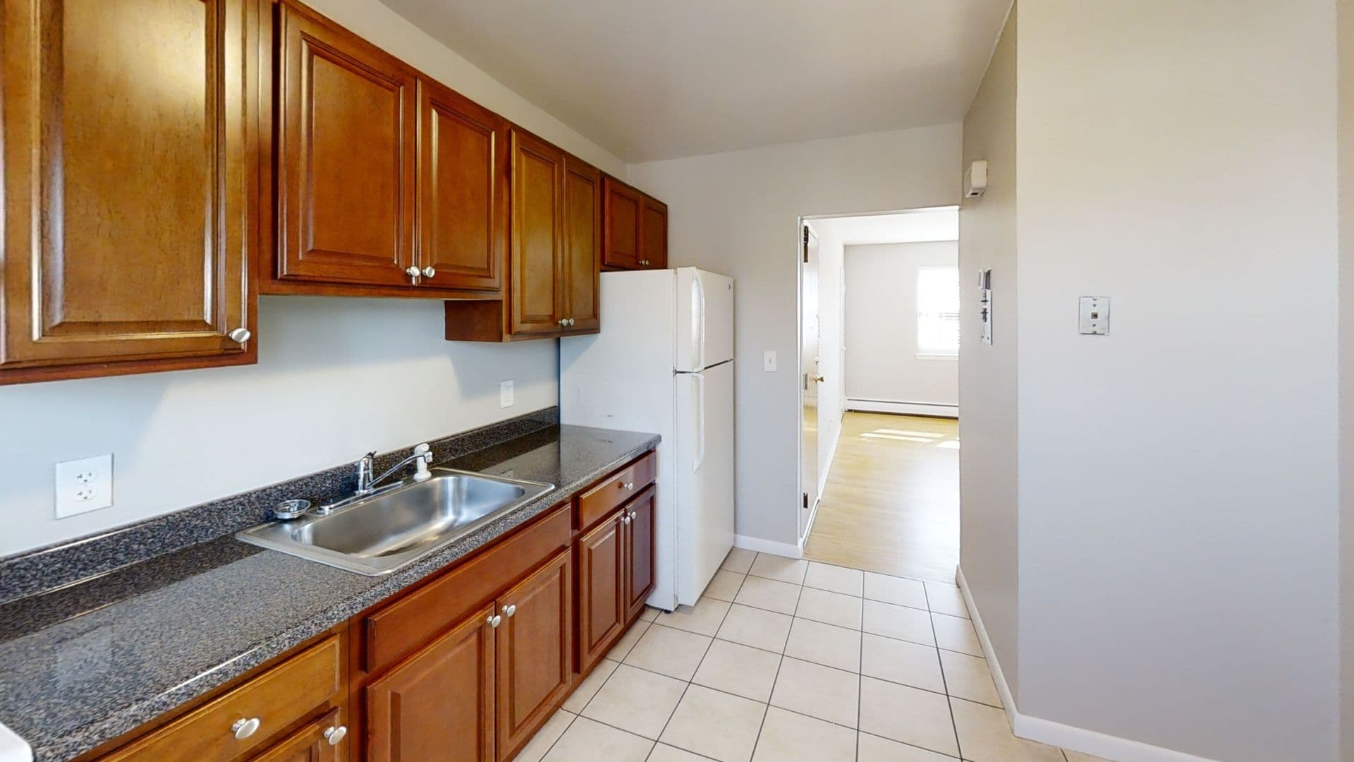 Edison Apartment: 1985 Route 27