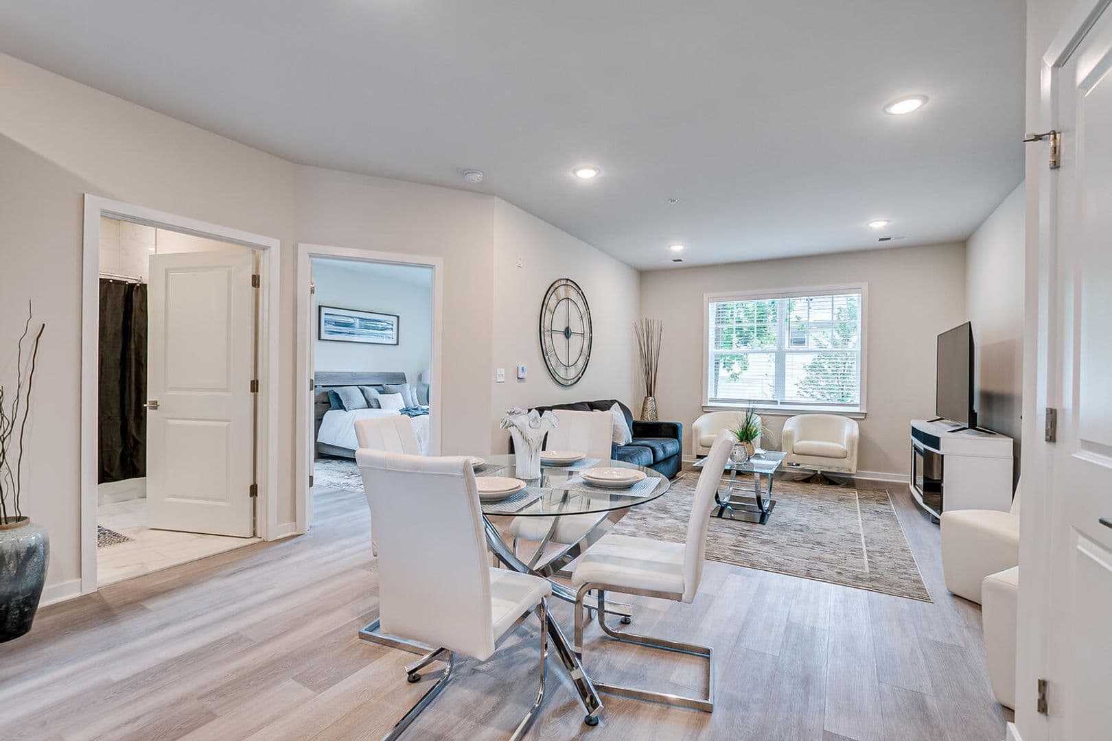 Edison Apartment: 463 Old Post Road