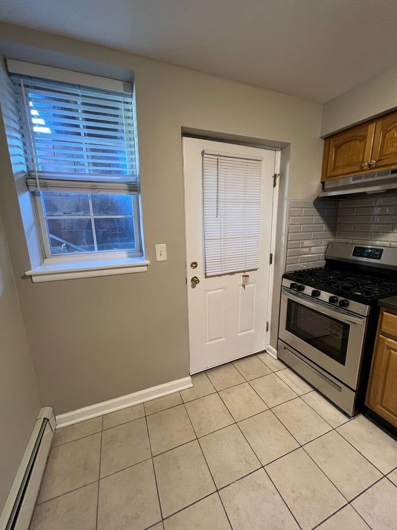 Edison Apartment: 303 Plainfield Ave