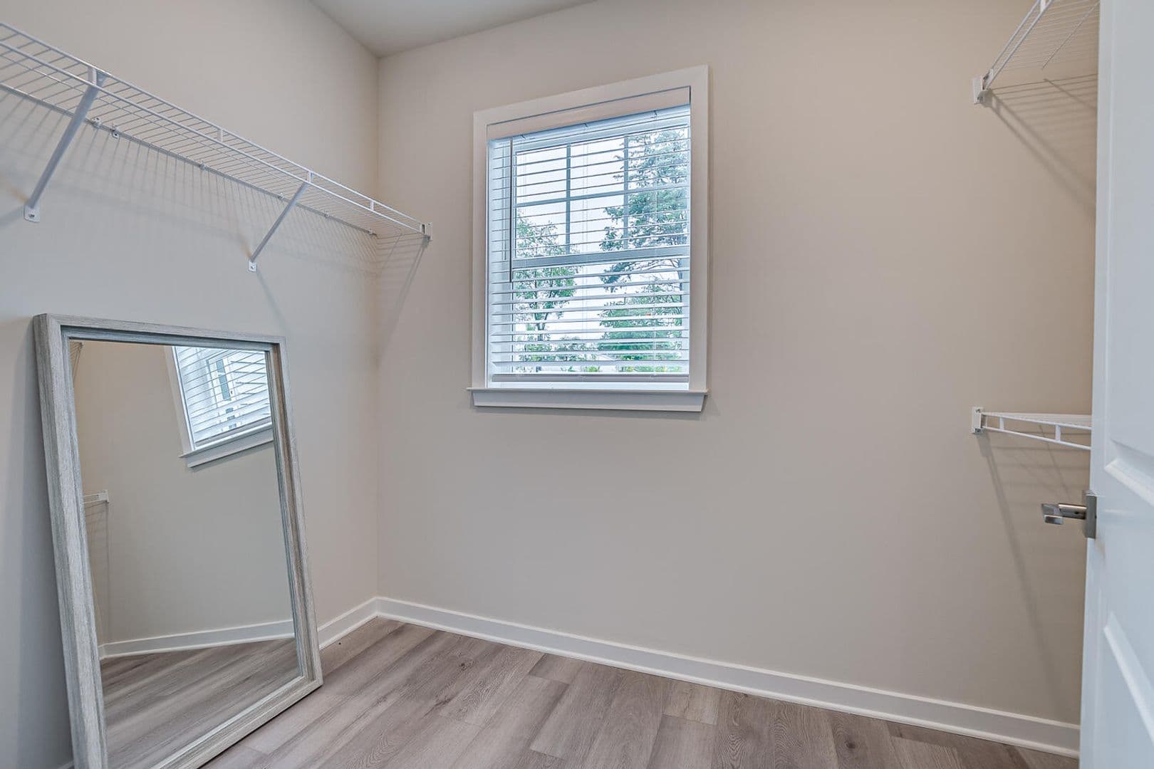 Edison Apartment: 463 Old Post Road