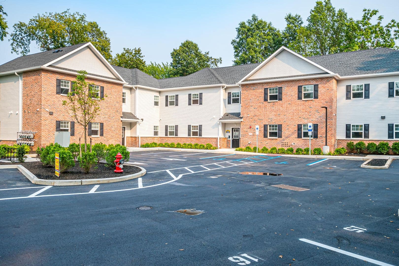Edison Apartment: 463 Old Post Road