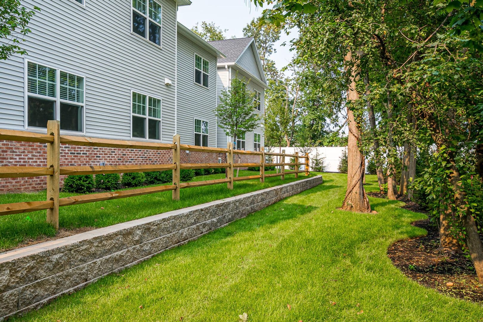 Edison Apartment: 463 Old Post Road