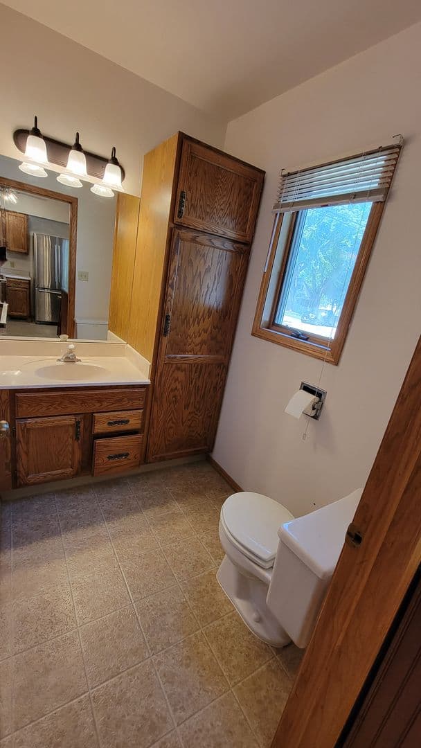 Oshkosh House: 520 Dove Street