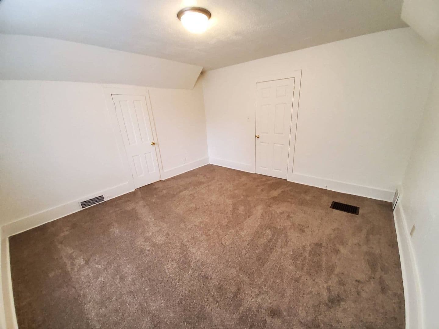 Appleton House: 702 N Oneida Street