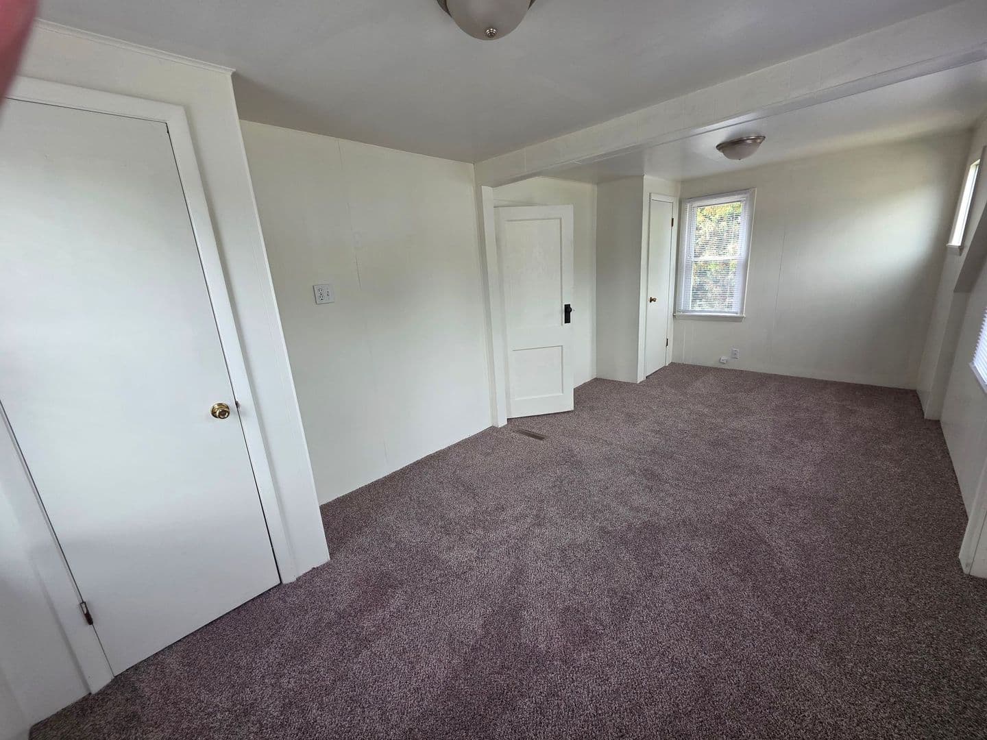 Green Bay House: 935 Dousman Street