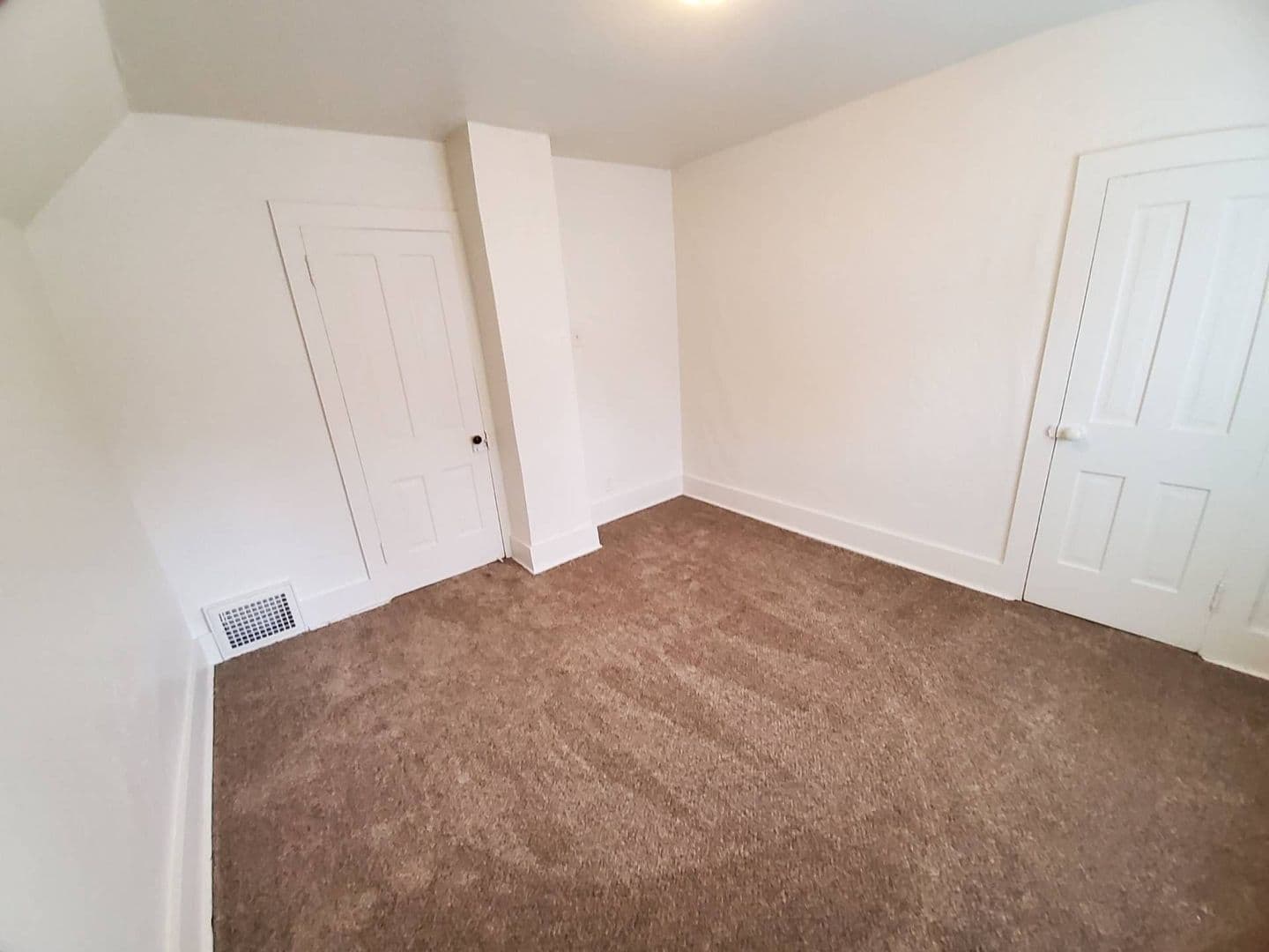 Appleton House: 702 N Oneida Street