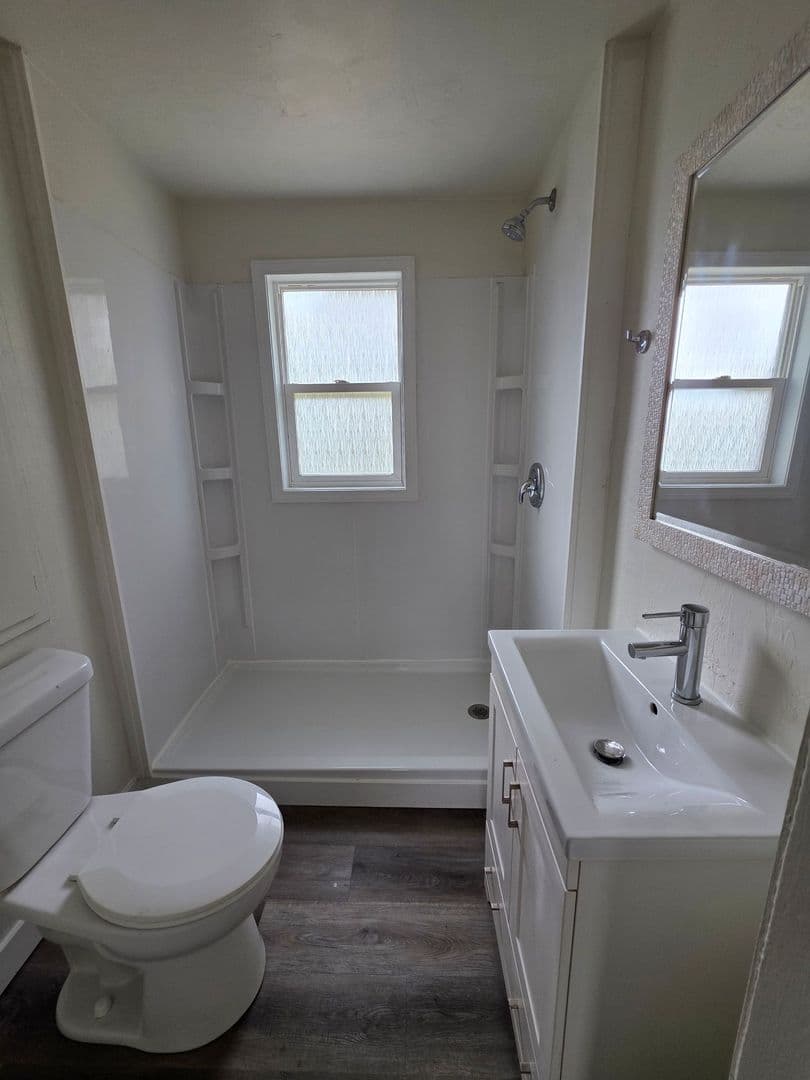 Green Bay House: 935 Dousman Street