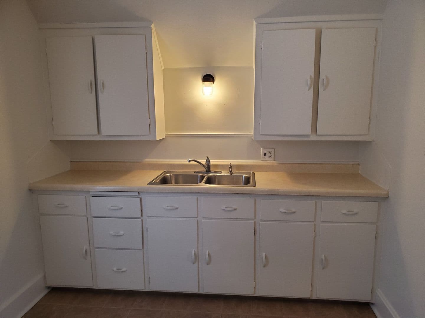 Kaukauna House: 1117 1/2 Crooks Avenue